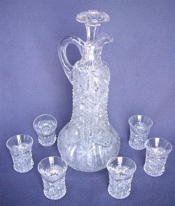 NEAR Cut Decanter-shot glasses in crystal